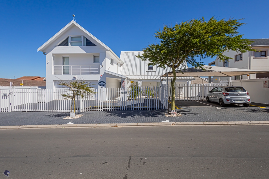 4 Bedroom Property for Sale in Myburgh Park Western Cape